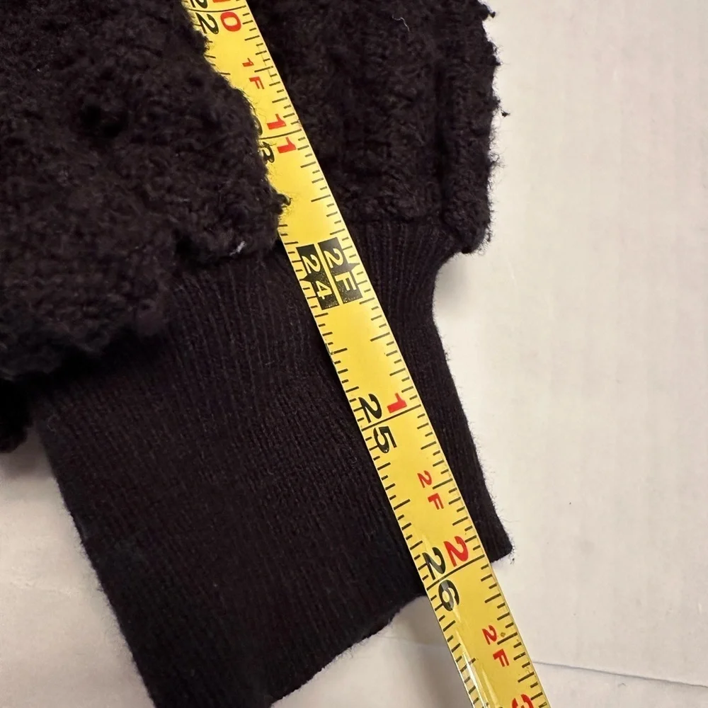 Free People Textured Black Puff Sleeve V‎ Neck Crop Sweater Size Small